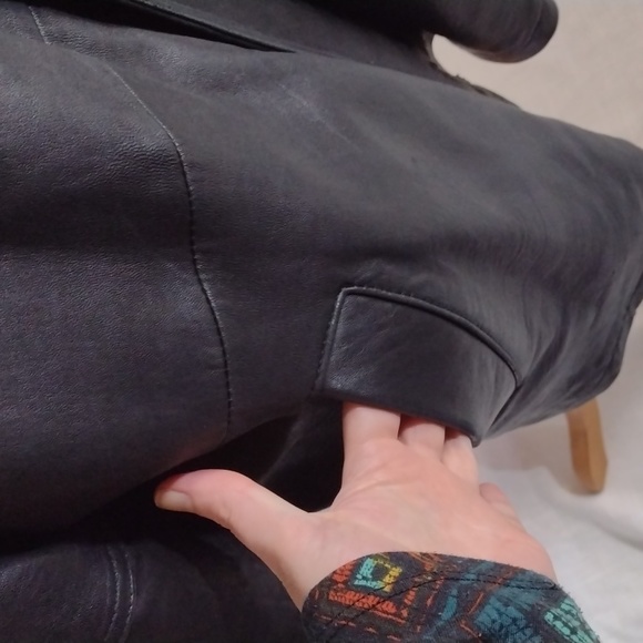 Vintage 80s Couture by J. Park black leather jacket with detachable wool lining - Picture 3 of 14